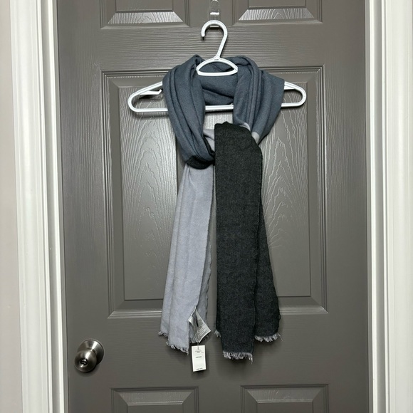 GAP New Colorblock Scarf Unisex Wool Blend Gray - Picture 4 of 8